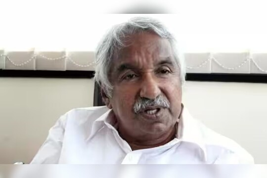 ओमान चंडी यांचं निधन 