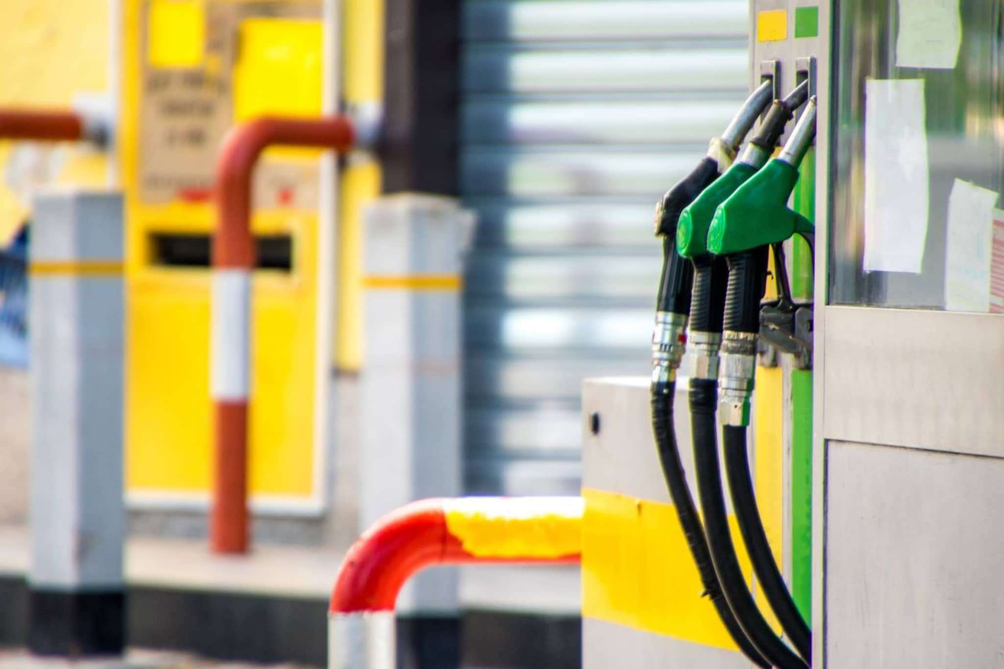 पेट्रोल-डिझेल भरण्याची पण वेळ असते का? मायलेजमध्ये पडतो फरक? वाचा काय खरं