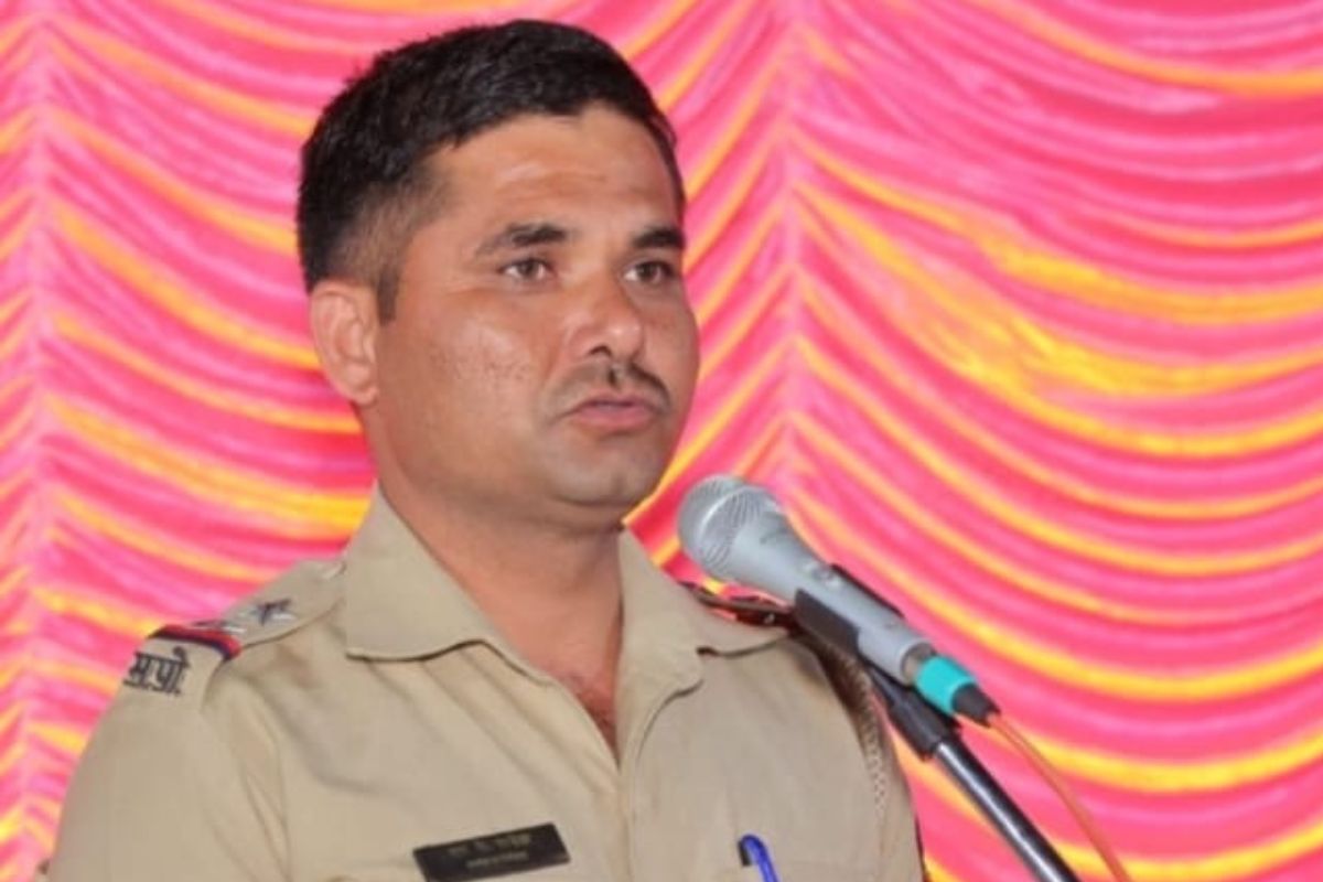 पोलीस उपनिरीक्षकावरच बलात्काराचा गुन्हा