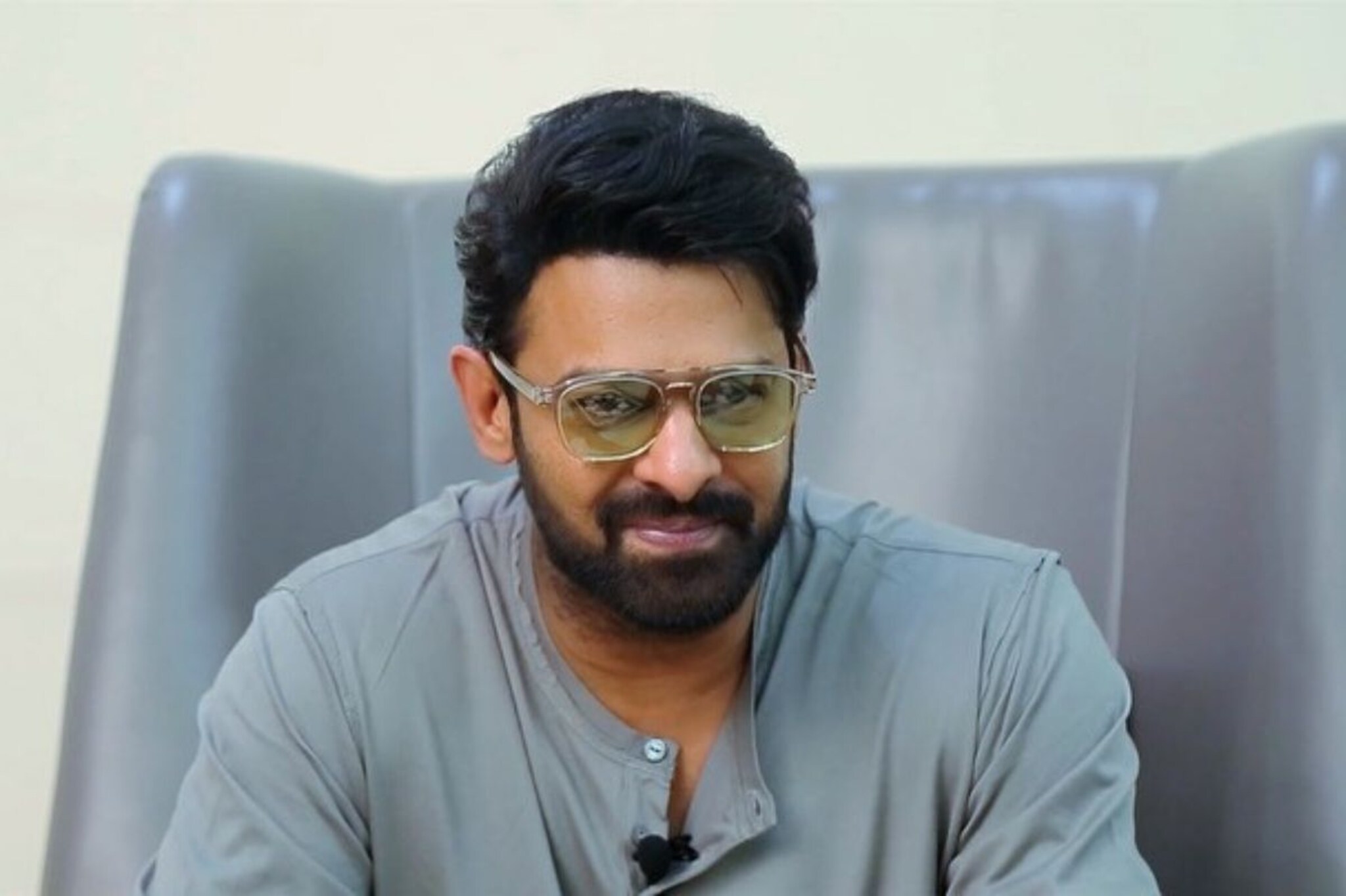 प्रभासच्या FB पेजवरून शेअर झालेत विचित्र व्हिडीओ; ट्रोलिंगनंतर समोर आलं सत्य