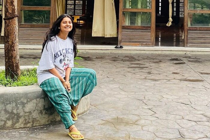  अभिनेत्री प्राजक्ता माळी नुकतीच श्रीश्री रवीशंकर यांच्या आश्रमात गेली होती. तिनं पोस्ट शेअर करत ही माहिती तिच्या चाहत्यांना दिली.