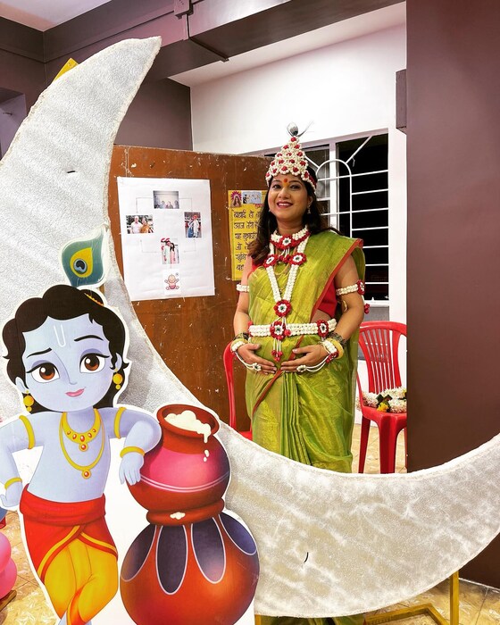  राधा सागरनं काही दिवसांआधीच बेबी बंपसह फोटो शेअर करत ती प्रेग्नंट असल्याची माहिती तिच्या चाहत्यांना दिली.