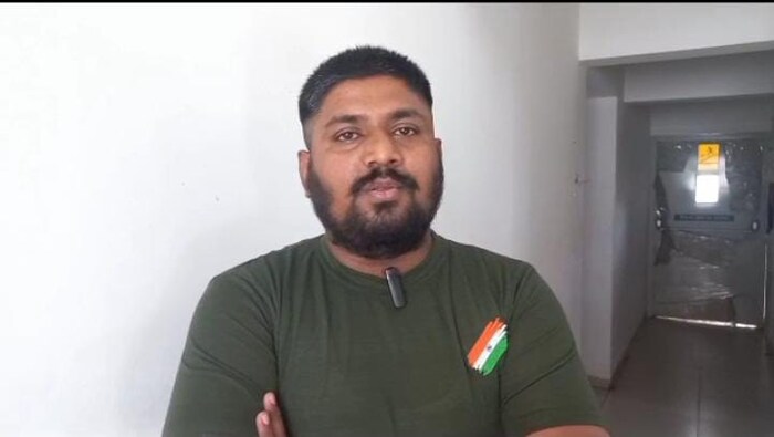 मागील 3 दिवसापासून रवींद्र महाजनी हे घरातच पडून होते. गेल्या काही महिन्यांपासून ते भाडे तत्वावर राहत होते. मात्र शेजारी राहणाऱ्यांना देखील अभिनेते असल्याचे माहीत नव्हते. घरातून दुर्गंधी येऊ लागल्यानंतर शेजाऱ्यांनीच पोलिसांना कळवले.