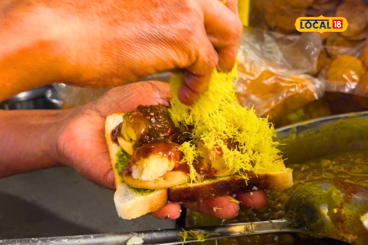 Local Food: शेवपुरी सँडविच कधी खाल्लं का? एकदा पाहा हा VIDEO