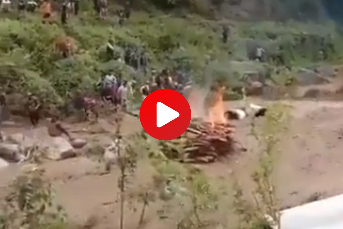 जळती तिचा पुरात वाहून गेली