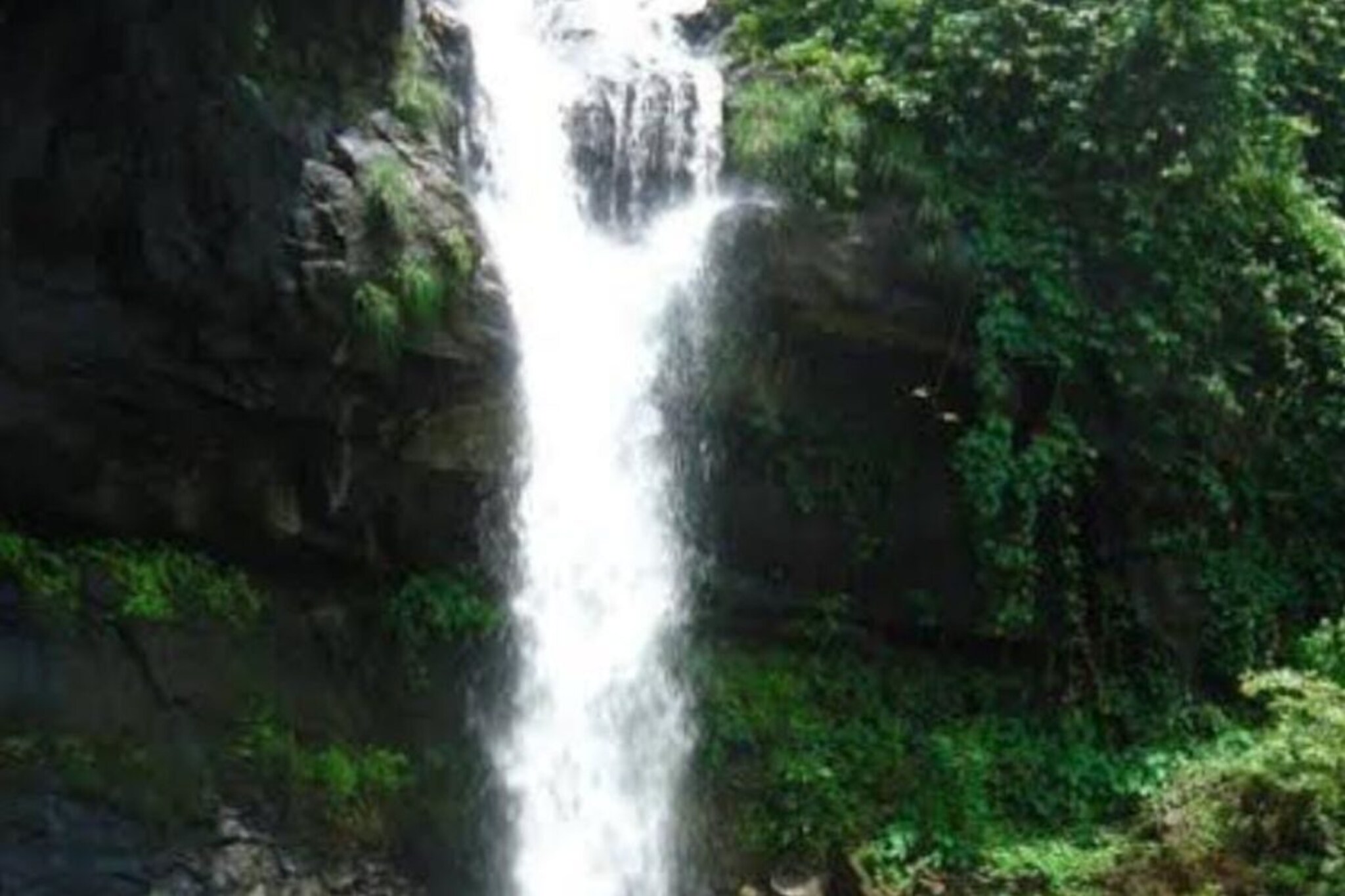 ठाण्यात आहे बाहुबली फेम धबधबा? तुम्ही कधी गेलाय का इथं? PHOTOS