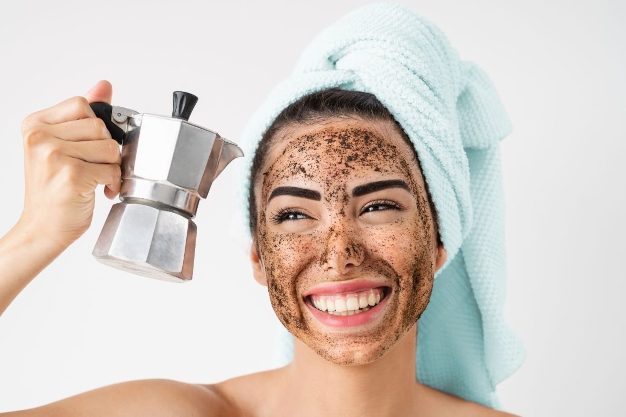 चेहऱ्यावरील नकोसे केस काढायचे आहेत? किचनमधील हे 5 पदार्थ करतील तुमची मदत