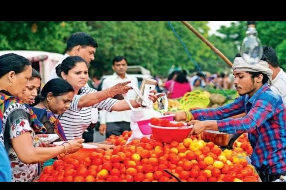 Tomato Price Hike: टोमॅटोच्या किमतीने आता सीमाच ओलांडली, 350 रु. किलोने विकला जातोय बाजारात