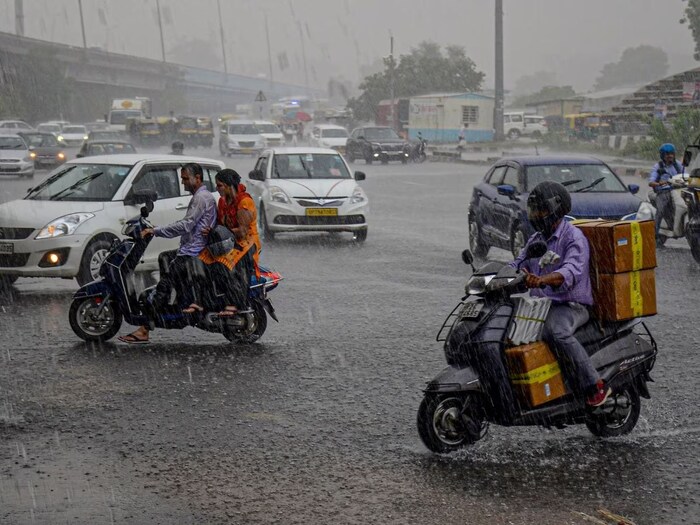  पुढील 2 दिवस मध्य भारताच्या काही भागांत जोरदार ते खूप जोरदार होण्याची शक्यता. कोकणचा काही भाग, सातारा,पुणे नाशिकचा घाट क्षेत्र आणि किनारी आंध्रचा काही भाग पेक्षा थोडा जास्त असेल असंही हवामान विभागाने म्हटलं आहे. 