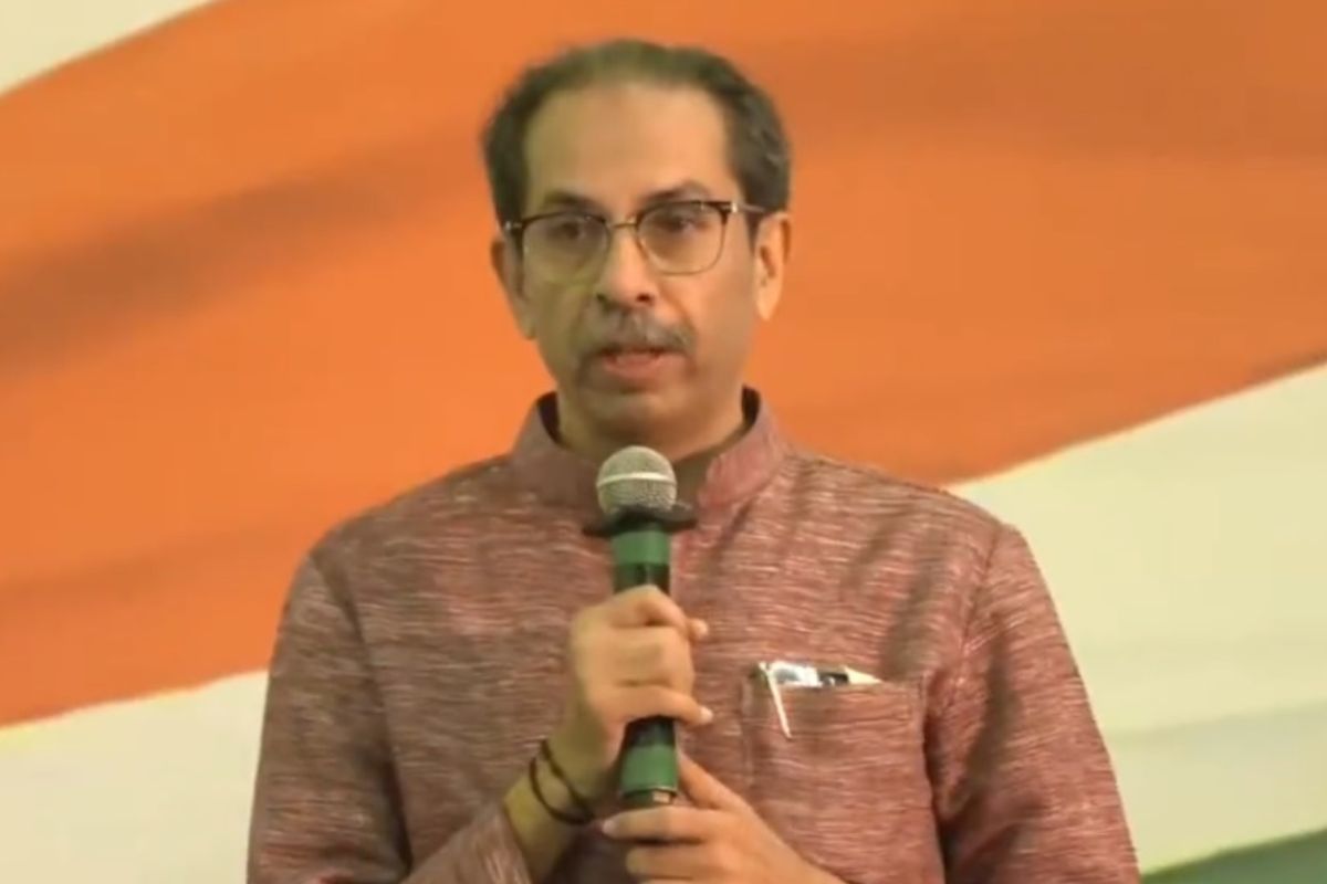 उद्धव ठाकरे विरोधी पक्षांच्या बैठकीमध्ये