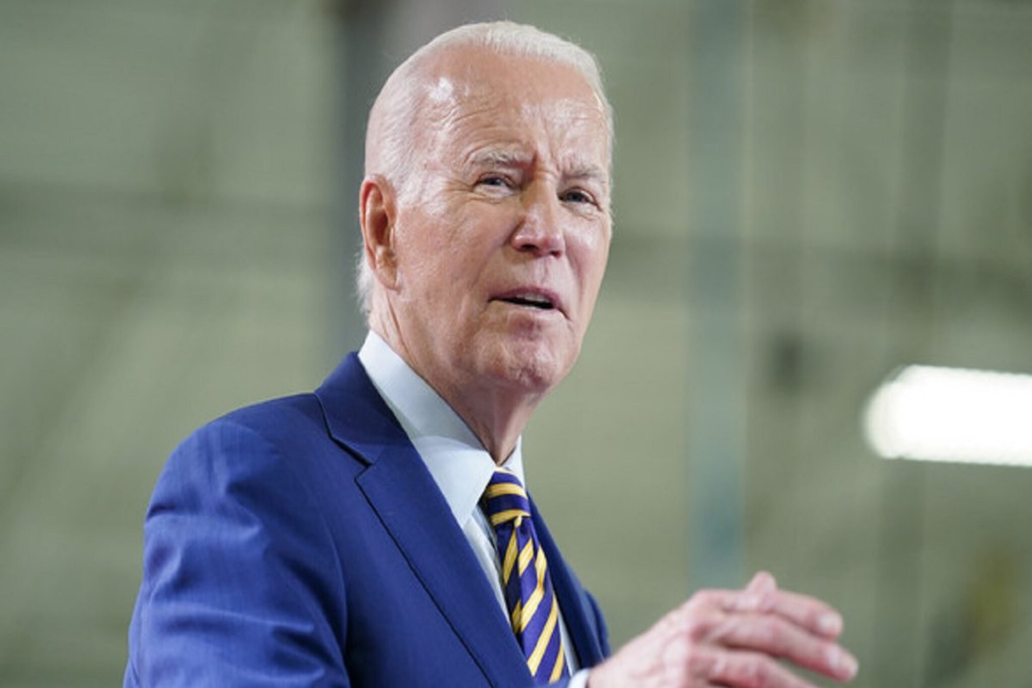 अमेरिकेचे राष्ट्राध्यक्ष पाळीव कुत्र्यामुळे त्रस्त, नेमकं हे प्रकरण आहे तरी काय?