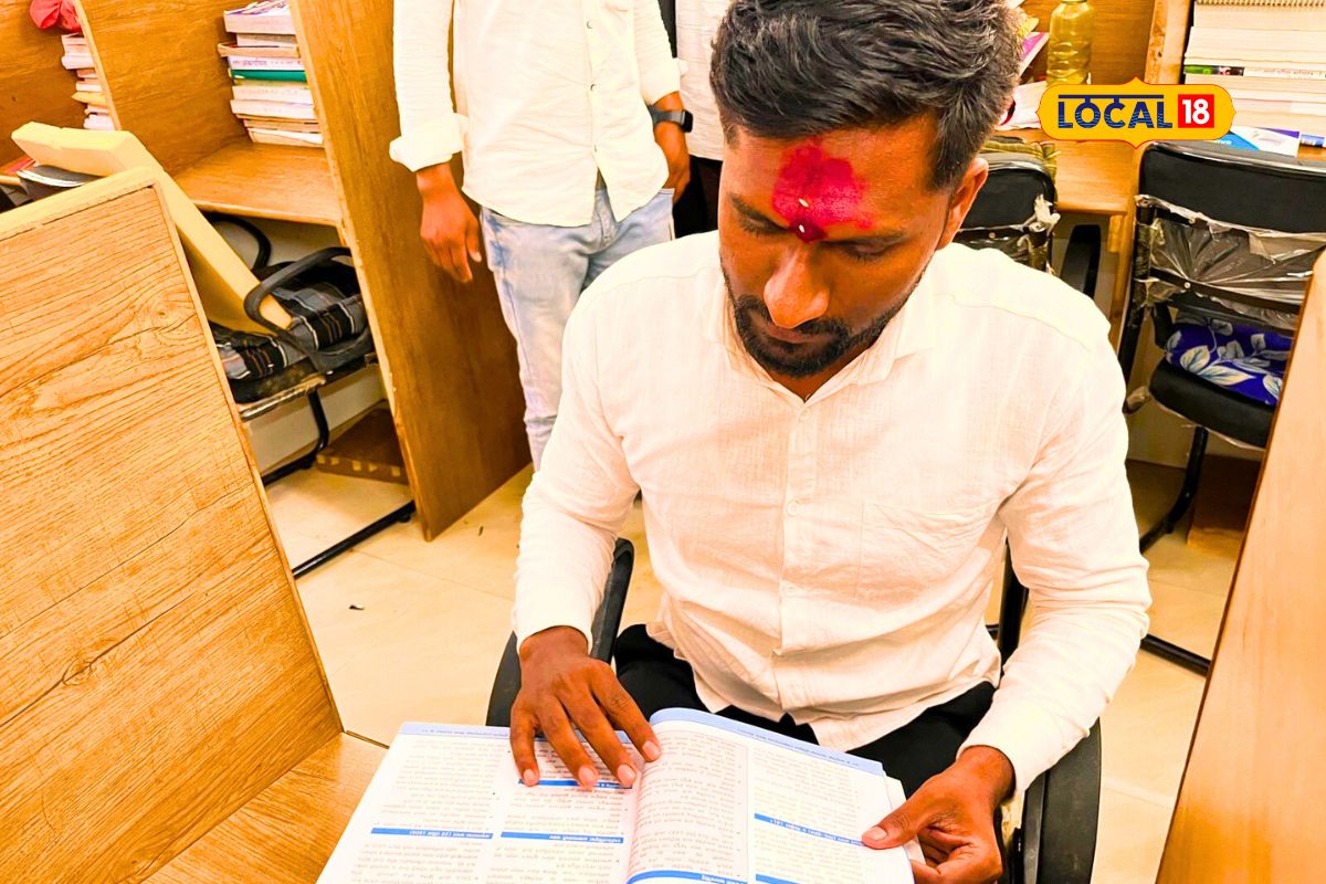 PSI Success Story: शेतात काम करत केला अभ्यास, शेतकरी पुत्र झाला फौजदार