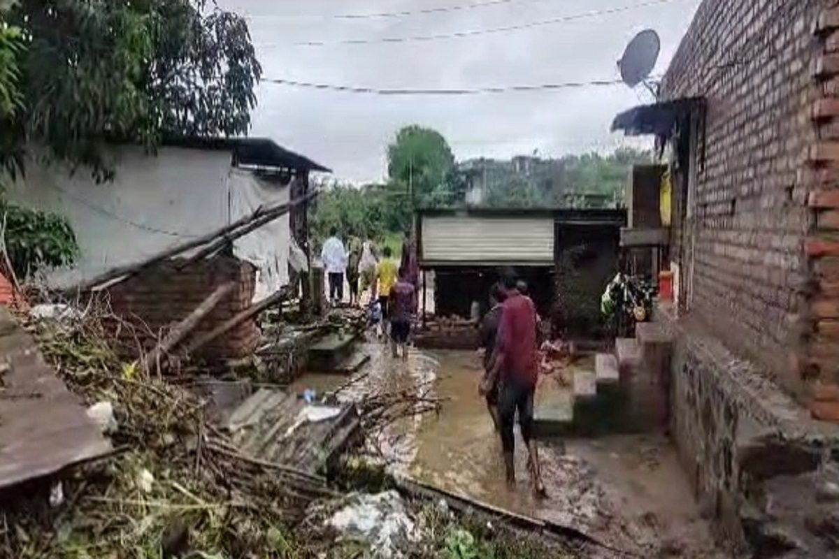 घराची भिंत कोसळून महिलेचा मृत्यू