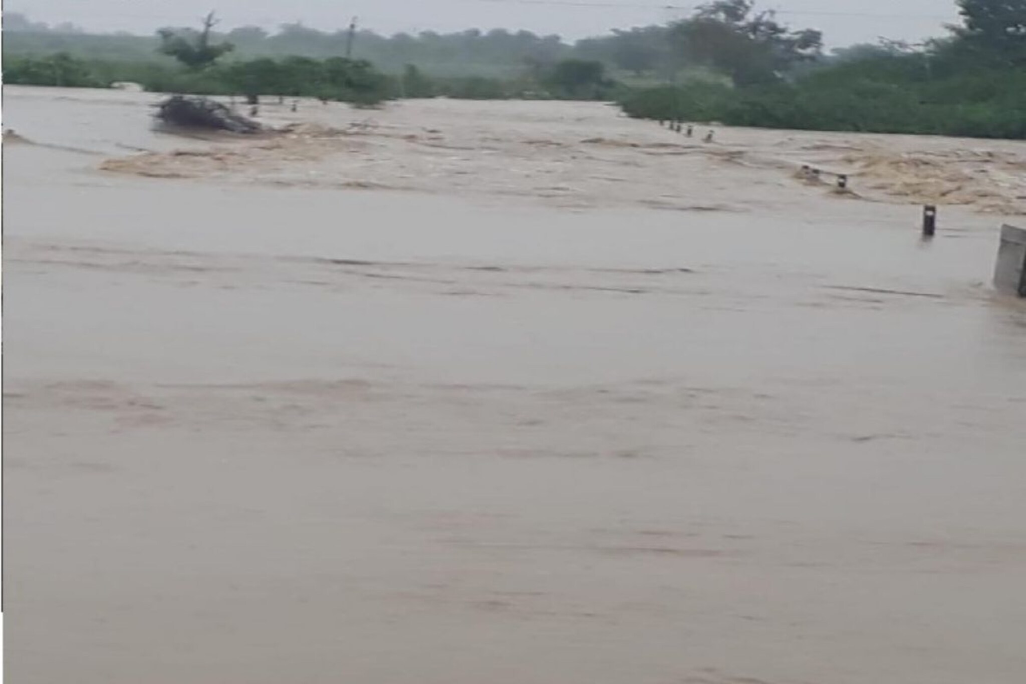 वर्ध्यात पावसाचं तुफान, पूल वाहून गेल्यानं परिस्थिती गंभीर, Photos