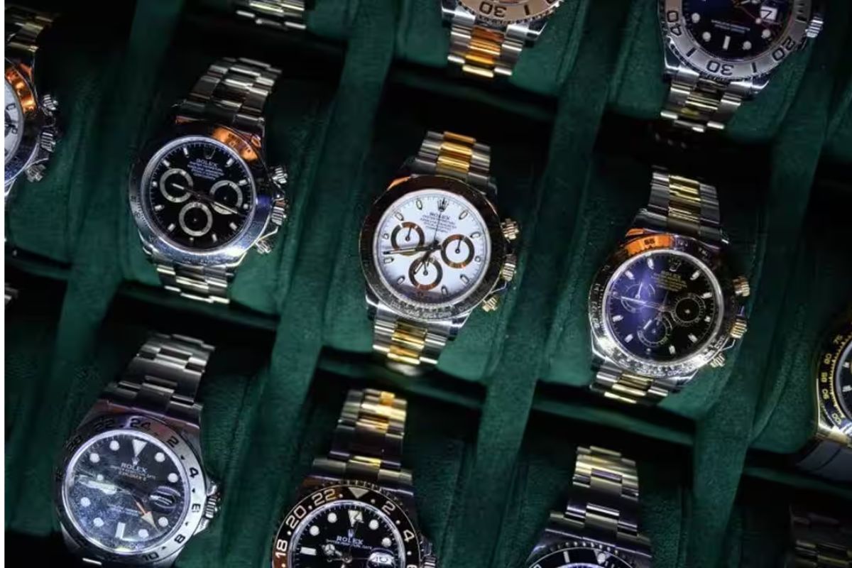 ब्रँडेड घड्याळ्यांची तस्करी करणाऱ्याला अटक (प्रतिकात्मक फोटो)