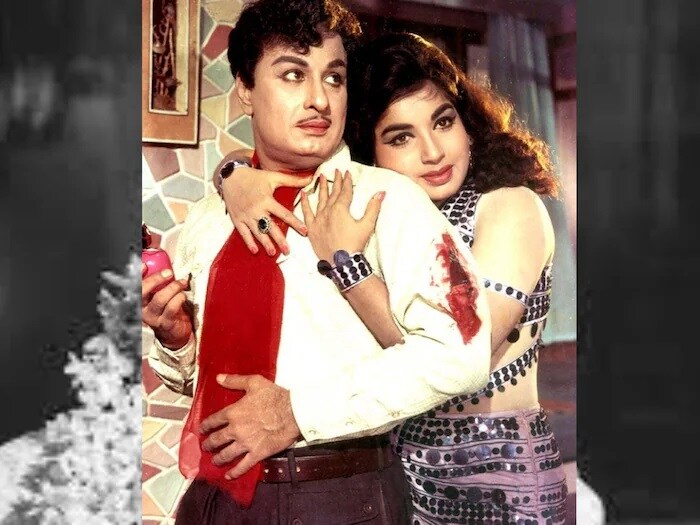 जयराम जयललिता यांचा जन्म 1948 मध्ये पूर्व म्हैसूर राज्यातील म्हणजेच कर्नाटकातील मांड्या येथे झाला. त्यांनी 1961 मध्ये अभिनेत्री म्हणून त्यांच्या कारकिर्दीला सुरुवात केली. तेव्हा त्या कन्नड भाषेतील चित्रपट श्री शैला महात्मे (1961) मध्ये बालकलाकार म्हणून दिसल्या होत्या. चित्रपट आणि नाटकांमधील किरकोळ भूमिकांनंतर, त्यांनी 1960 च्या मध्यापर्यंत तामिळ आणि तेलुगू चित्रपटांमध्ये आघाडीची अभिनेत्री म्हणून पदार्पण केले.