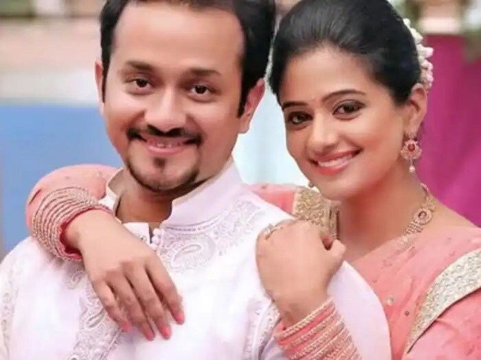 मुस्तफा राजचे आधीच लग्न झाले होते आणि त्याच्या पहिल्या पत्नीचे नाव आयशा आहे. ते दोघे 2013 मध्ये वेगळे झाले. त्यानंतरच प्रियामणीने 2017 मध्ये मुस्तफा राजशी लग्न केले. त्यांच्या लग्नानंतर मुस्तफाची पहिली पत्नी आयशाने आपला घटस्फोट झाला नसल्याचा दावा केला होता