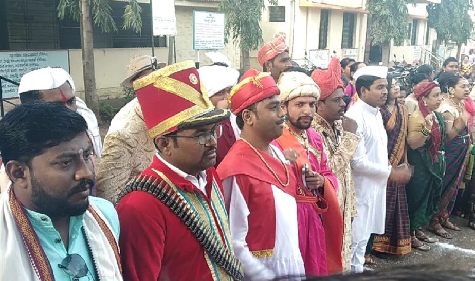 ಸ್ವಾತಂತ್ರ್ಯ ಹೋರಾಟಗಾರರ ವೇಷದಲ್ಲಿ ಸರ್ಕಾರಿ ವೈದ್ಯರ ವಿಶಿಷ್ಟ ಗಣರಾಜ್ಯೋತ್ಸವ