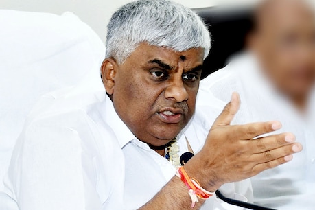 ನಾನು ಕೊಟ್ಟ ಲಿಂಬೆಹಣ್ಣನ್ನೇ ರಾಜನಾಥ ಸಿಂಗ್ ರಫೇಲ್ ವಿಮಾನದ ಮೇಲಿಟ್ಟಿದ್ದು; ಬಿಜೆಪಿ ನಾಯಕರ ಕಾಲೆಳೆದ ಹೆಚ್.ಡಿ. ರೇವಣ್ಣ ನಾನು ಕೊಟ್ಟ ಲಿಂಬೆಹಣ್ಣನ್ನೇ ರಾಜನಾಥ ಸಿಂಗ್ ರಫೇಲ್ ವಿಮಾನದ ಮೇಲಿಟ್ಟಿದ್ದು; ಬಿಜೆಪಿ ನಾಯಕರ ಕಾಲೆಳೆದ ಹೆಚ್.ಡಿ. ರೇವಣ್ಣ