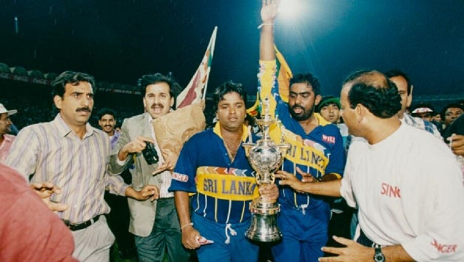  1996ರಲ್ಲಿ ನಡೆದ ವಿಶ್ವಕಪ್​ ಪಂದ್ಯದಲ್ಲಿ ಅರ್ಜುನ​ ರಣತುಂಗಾ​ ನಾಯಕತ್ವದ ಶ್ರೀಲಂಕಾ ತಂಡ ಆಸ್ಟ್ರೇಲಿಯಾ ವಿರುದ್ಧ 7 ವಿಕೆಟ್​​​​ಗಳ ಭರ್ಜರಿ ಜಯ ಸಾಧಿಸಿತ್ತು.