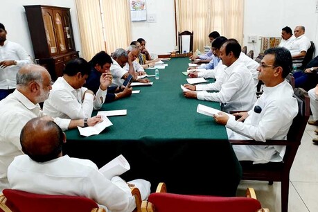 ಝಡ್ ಪ್ಲಸ್ ಸೆಕ್ಯೂರಿಟಿಯಲ್ಲಿ ಅತೃಪ್ತ ಶಾಸಕರನ್ನು ವಿಮಾನ ನಿಲ್ದಾಣದಿಂದ ವಿಧಾನಸೌಧಕ್ಕೆ ಕರೆತರಲಿರುವ ಪೊಲೀಸರು ಝಡ್ ಪ್ಲಸ್ ಸೆಕ್ಯೂರಿಟಿಯಲ್ಲಿ ಅತೃಪ್ತ ಶಾಸಕರನ್ನು ವಿಮಾನ ನಿಲ್ದಾಣದಿಂದ ವಿಧಾನಸೌಧಕ್ಕೆ ಕರೆತರಲಿರುವ ಪೊಲೀಸರು