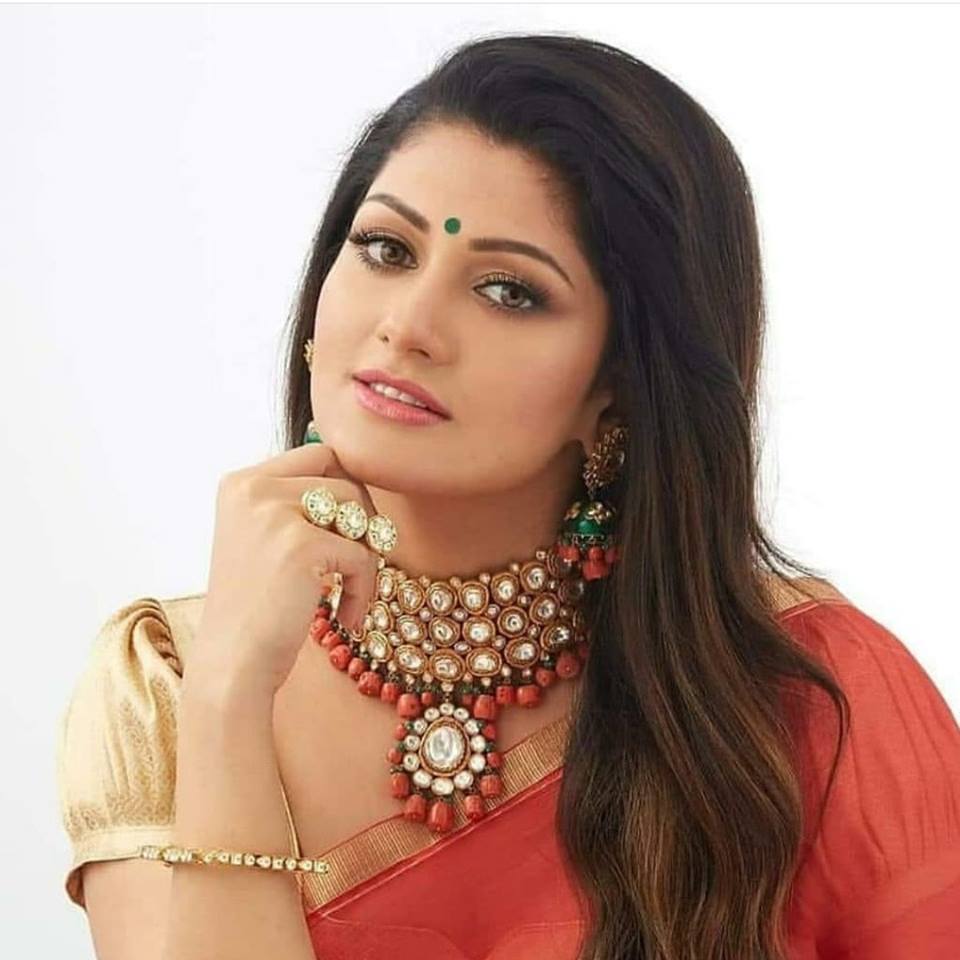 ದಮಯಂತಿ ಚಿತ್ರಕ್ಕೆ ಗಣೇಶ್ ನಾರಾಯಣ್ ಅವರ ಸಂಗೀತ ನೀಡಿದ್ದು , ಮಾಸ್ತಿ ಸಂಭಾಷಣೆ ಬರೆದಿದ್ದಾರೆ. ಹಾಗೆಯೇ ಮಹೇಶ್ ಸಂಕಲನ, ಪಿ.ಕೆ.ಎಚ್.ದಾಸ್ ಅವರ ಕ್ಯಾಮೆರಾ ಕೈಚಳಕವಿದೆ. ದಮಯಂತಿ ಚಿತ್ರಕ್ಕೆ ಗಣೇಶ್ ನಾರಾಯಣ್ ಅವರ ಸಂಗೀತ ನೀಡಿದ್ದು , ಮಾಸ್ತಿ ಸಂಭಾಷಣೆ ಬರೆದಿದ್ದಾರೆ. ಹಾಗೆಯೇ ಮಹೇಶ್ ಸಂಕಲನ, ಪಿ.ಕೆ.ಎಚ್.ದಾಸ್ ಅವರ ಕ್ಯಾಮೆರಾ ಕೈಚಳಕವಿದೆ.
