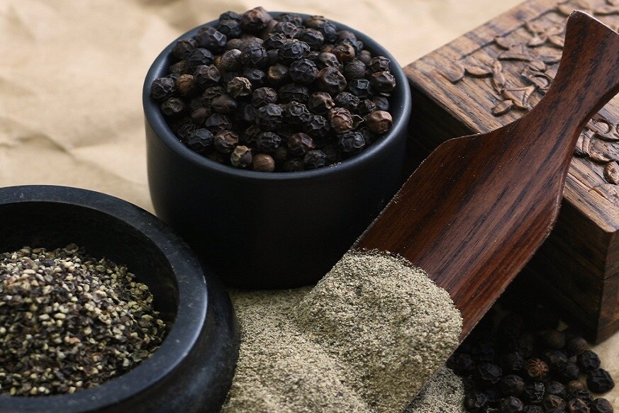 News18 Kannada ಹಲವು ರೀತಿಯ ಆರೋಗ್ಯ ಸಮಸ್ಯೆಗಳಿಗೆ ಕರಿಮೆಣಸು ಮನೆಮದ್ದು..! black pepper can act like