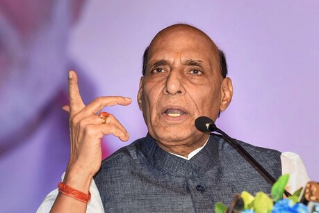 1965,1971ರ ಇತಿಹಾಸದಿಂದ ಪಾಠ ಕಲಿಯದಿದ್ದರೆ ಪಾಕಿಸ್ತಾನವನ್ನು ಯಾರಿಂದಲೂ ರಕ್ಷಿಸುವುದು ಸಾಧ್ಯವಿಲ್ಲ; ರಾಜ್ನಾಥ್ ಸಿಂಗ್ ಖಡಕ್ ಎಚ್ಚರಿಕೆ! 1965,1971ರ ಇತಿಹಾಸದಿಂದ ಪಾಠ ಕಲಿಯದಿದ್ದರೆ ಪಾಕಿಸ್ತಾನವನ್ನು ಯಾರಿಂದಲೂ ರಕ್ಷಿಸುವುದು ಸಾಧ್ಯವಿಲ್ಲ; ರಾಜ್ನಾಥ್ ಸಿಂಗ್ ಖಡಕ್ ಎಚ್ಚರಿಕೆ!