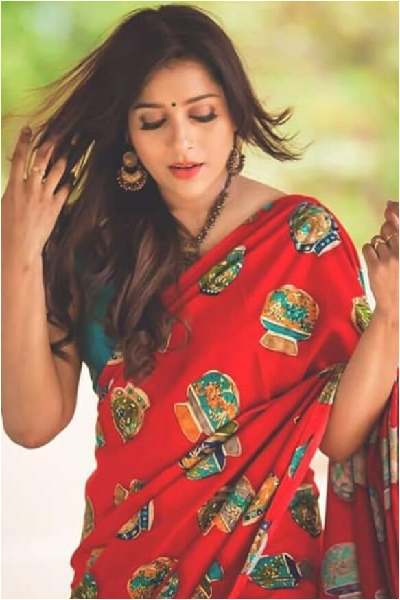 ಹಾಟ್ ಫೋಟೋಶೂಟ್ನಿಂದಲೇ ಬೆಂಕಿ ಹೊತ್ತಿಸುತ್ತಿರುವ ರಶ್ಮಿ ಗೌತಮ್