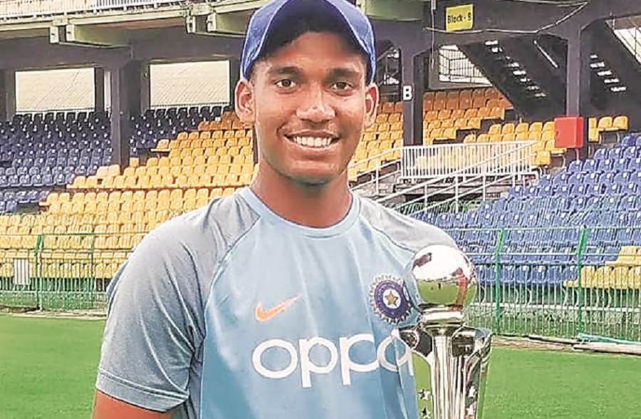Friends and family celebrate Atharva Ankolekar's homecoming after U-19 Asia Cup heroics