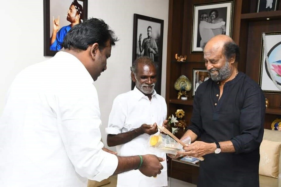 ಹೌದು, ಕಳೆದ ವರ್ಷ ತಮಿಳುನಾಡಿನಲ್ಲಿ ಅಪ್ಪಳಿಸಿದ ಗಾಜಾ ಸೈಕ್ಲೋನ್ನಿಂದಾಗಿ ಹಲವು ಕುಟುಂಬ ಮನೆಗಳನ್ನು ಕಳೆದುಕೊಂಡಿದ್ದರು. ಹೌದು, ಕಳೆದ ವರ್ಷ ತಮಿಳುನಾಡಿನಲ್ಲಿ ಅಪ್ಪಳಿಸಿದ ಗಾಜಾ ಸೈಕ್ಲೋನ್ನಿಂದಾಗಿ ಹಲವು ಕುಟುಂಬ ಮನೆಗಳನ್ನು ಕಳೆದುಕೊಂಡಿದ್ದರು.