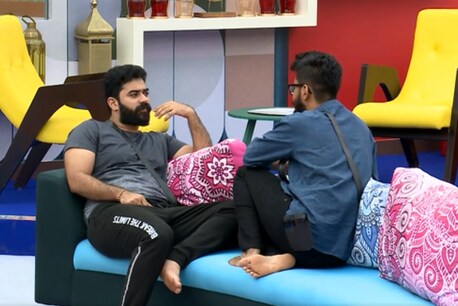 Bigg Boss Kannada 7: ಬಿಗ್ಬಾಸ್ನಲ್ಲಿ ಶೈನ್ ಶೆಟ್ಟಿ ಕಣ್ಣಿಟ್ಟಿರೋ ಹುಡುಗಿ ಈಕೆ; ಸುದೀಪ್ ಮುಂದೆ ಬಯಲಾಯ್ತು ಸೀಕ್ರೆಟ್! Bigg Boss Kannada 7: ಬಿಗ್ಬಾಸ್ನಲ್ಲಿ ಶೈನ್ ಶೆಟ್ಟಿ ಕಣ್ಣಿಟ್ಟಿರೋ ಹುಡುಗಿ ಈಕೆ; ಸುದೀಪ್ ಮುಂದೆ ಬಯಲಾಯ್ತು ಸೀಕ್ರೆಟ್!