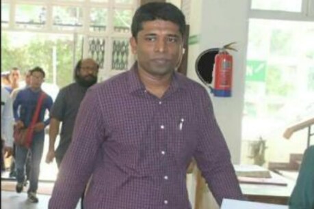 ಕೆಲಸ ಬಿಡುವ ಮುನ್ನ ಏನನ್ನು ಖರೀದಿಸಬೇಕು? ಮಾಜಿ ಐಎಎಸ್ ಅಧಿಕಾರಿ ಕಣ್ಣನ್ ಗೋಪಿನಾಥನ್ ಕಿವಿಮಾತು ಕೆಲಸ ಬಿಡುವ ಮುನ್ನ ಏನನ್ನು ಖರೀದಿಸಬೇಕು? ಮಾಜಿ ಐಎಎಸ್ ಅಧಿಕಾರಿ ಕಣ್ಣನ್ ಗೋಪಿನಾಥನ್ ಕಿವಿಮಾತು