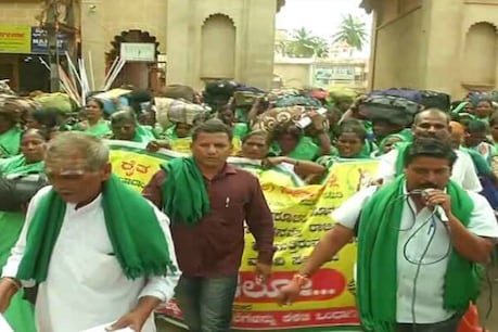 3ನೇ ದಿನಕ್ಕೆ ಕಾಲಿಟ್ಟ ಮಹದಾಯಿ ಪ್ರತಿಭಟನೆ; ರಾಜ್ಯಪಾಲರಿಗೆ 11 ಗಂಟೆವರೆಗೆ ಗಡುವು ನೀಡಿದ ರೈತರು! 3ನೇ ದಿನಕ್ಕೆ ಕಾಲಿಟ್ಟ ಮಹದಾಯಿ ಪ್ರತಿಭಟನೆ; ರಾಜ್ಯಪಾಲರಿಗೆ 11 ಗಂಟೆವರೆಗೆ ಗಡುವು ನೀಡಿದ ರೈತರು!