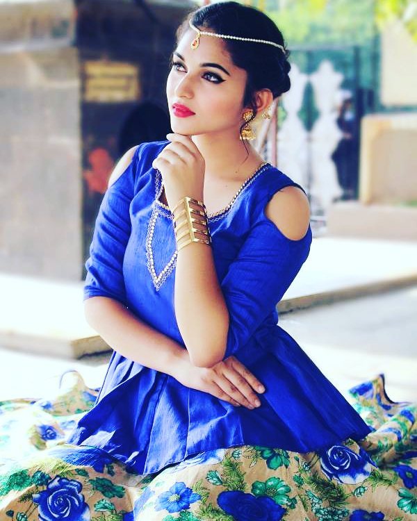 ದಿನಗಳ ಹಿಂದೆ ಕ್ರೇಜಿಸ್ಟಾರ್ ರವಿಚಂದ್ರನ್ ಹಿರಿಮಗ ಮನೋರಂಜನ್ ಅಭಿನಯದ 'ಮುಗಿಲ್ಪೇಟೆ' ಹೆಸರಿನ ಚಿತ್ರ ಸೆಟ್ಟೇರಿದೆ.