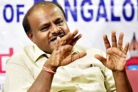 ಸಿದ್ದರಾಮಯ್ಯ ನನ್ನ ಶತ್ರುವಲ್ಲ, ಸರ್ಕಾರ ಬೀಳಿಸಿದ 15 ಅನರ್ಹರ ಸೋಲಿಗೆ ರಣತಂತ್ರ ಸಿದ್ಧ; ಎಚ್.ಡಿ. ಕುಮಾರಸ್ವಾಮಿ ಸಿದ್ದರಾಮಯ್ಯ ನನ್ನ ಶತ್ರುವಲ್ಲ, ಸರ್ಕಾರ ಬೀಳಿಸಿದ 15 ಅನರ್ಹರ ಸೋಲಿಗೆ ರಣತಂತ್ರ ಸಿದ್ಧ; ಎಚ್.ಡಿ. ಕುಮಾರಸ್ವಾಮಿ