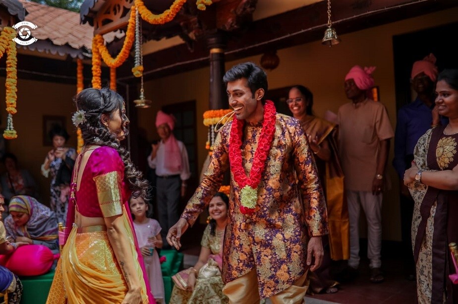 ನ. 20ರಂದು ಚಿತ್ರಂಗದ ಗಣ್ಯರು, ಆಪ್ತರು, ಕುಟುಂಬದವರಿಗಾಗಿ ಬೆಂಗಳೂರಿನಲ್ಲಿ ರಿಷಿ ಆರತಕ್ಷತೆಯನ್ನು ಆಯೋಜಿಸಿದ್ದಾರೆ. ನ. 20ರಂದು ಚಿತ್ರಂಗದ ಗಣ್ಯರು, ಆಪ್ತರು, ಕುಟುಂಬದವರಿಗಾಗಿ ಬೆಂಗಳೂರಿನಲ್ಲಿ ರಿಷಿ ಆರತಕ್ಷತೆಯನ್ನು ಆಯೋಜಿಸಿದ್ದಾರೆ.