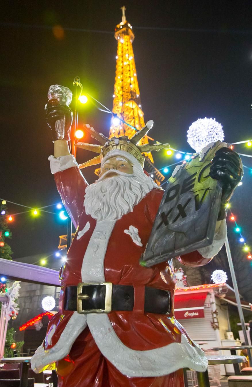 Christmas Celebration ಕ್ರಿಸ್ ಮಸ್ ಸಂಭ್ರಮದಲ್ಲಿ ಜಗತ್ತು; ಪುಟ್ಟ ಸಂತರಾದ