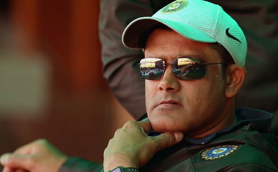  ಈ ವೇಳೆ ತಂಡವನ್ನು ಮುನ್ನಡೆಸಿದ್ದು, ಕನ್ನಡಿಗ ಅನಿಲ್ ಕುಂಬ್ಳೆ. 2009-2010ರಲ್ಲಿ ತಂಡದ ಕಪ್ತಾನನಾಗಿ ಕಾಣಿಸಿಕೊಂಡ ಕುಂಬ್ಳೆ ಆರ್​ಸಿಬಿ ಅಭಿಮಾನಿಗಳ ಹುರುಪು ಹೆಚ್ಚಿಸಿದ್ದರು.