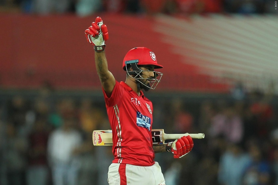  .ಕೆಎಲ್ ರಾಹುಲ್ 132 ರನ್ ಸಿಡಿಸುವುದರೊಂದಿಗೆ ಕಿಂಗ್ಸ್ ಇಲೆವೆನ್ ಪಂಜಾಬ್ ಪರ ಅತ್ಯಧಿಕ ರನ್ ಬಾರಿಸಿದ ಆಟಗಾರ ಎನಿಸಿಕೊಂಡರು. ಈ ಹಿಂದೆ ವಿರೇಂದ್ರ ಸೆಹ್ವಾಗ್ 122 ರನ್ ಬಾರಿಸಿದ್ದು ಪಂಜಾಬ್ ತಂಡದ ಆಟಗಾರರೊಬ್ಬರ ಶ್ರೇಷ್ಠ ಸಾಧನೆಯಾಗಿತ್ತು.