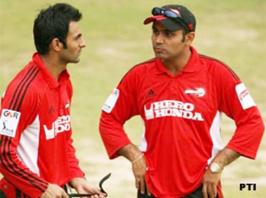  ಪಾಕಿಸ್ತಾನದ ತಂಡದ ಅತ್ಯಂತ ವಿಶ್ವಾಸಾರ್ಹ ಬ್ಯಾಟ್ಸ್‌ಮನ್ ಶೋಯೆಬ್ ಮಲಿಕ್ ಐಪಿಎಲ್‌ ವೀರೇಂದ್ರ ಸೆಹ್ವಾಗ್ ನೇತೃತ್ವದ ಡೆಲ್ಲಿ ಡೇರ್‌ ಡೆವಿಲ್ಸ್ ಪರ ಆಡಿದ್ದರು. ಪಾಕ್ ತಂಡದ ಆಲ್‌ರೌಂಡರ್ ಆಗಿದ್ದ ಶೋಯೆಬ್ ಐಪಿಎಲ್​ನಲ್ಲಿ ಬ್ಯಾಟ್ ಮತ್ತು ಬಾಲ್ ಎರಡರಲ್ಲೂ ನಿಷ್ಪರಿಣಾಮಕಾರಿಯಾಗಿದ್ದರು.