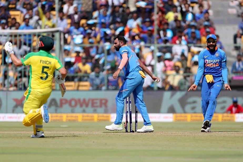 India vs Australia: Aaron Finch departs after massive mix-up with Steve Smith during Bengaluru ODI versus India