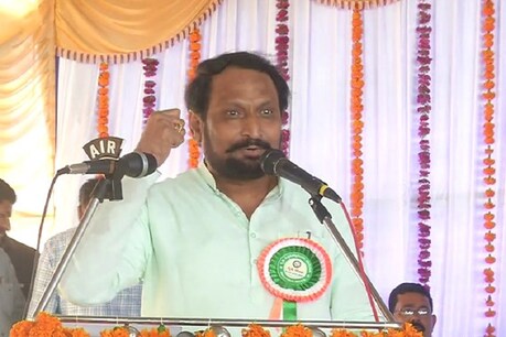 ಕೊರೋನಾ ಸಂಕಷ್ಟದಿಂದಾಗಿ ಡೀಸಲ್ ದುಡ್ಡಿಗೂ ಸಾರಿಗೆ ಇಲಾಖೆಯಲ್ಲಿ ಹಣವಿಲ್ಲ: ಲಕ್ಷ್ಮಣ ಸವದಿ ಕೊರೋನಾ ಸಂಕಷ್ಟದಿಂದಾಗಿ ಡೀಸಲ್ ದುಡ್ಡಿಗೂ ಸಾರಿಗೆ ಇಲಾಖೆಯಲ್ಲಿ ಹಣವಿಲ್ಲ: ಲಕ್ಷ್ಮಣ ಸವದಿ