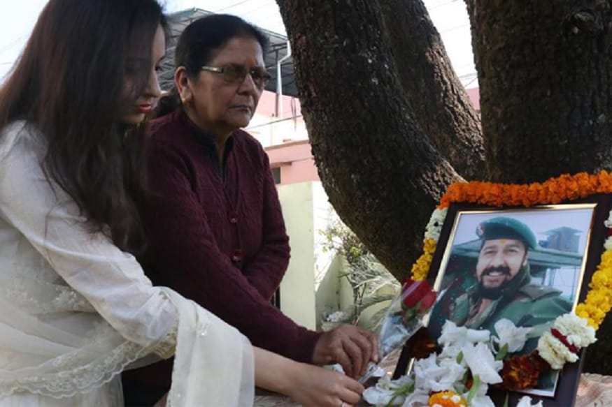Love Story of Indian Sodier Pulwama attack after Major Vibhuti shankar Dhoundiyal Death his Wife Nitika Kaul joined Army