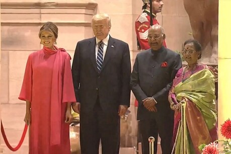 ರಾಷ್ಟ್ರಪತಿ ಭವನದಲ್ಲಿ ಡೊನಾಲ್ಡ್ ಟ್ರಂಪ್ ದಂಪತಿ: ರಾಮ್ನಾಥ್ ಕೋವಿಂದ್ ಜತೆ ಔತಣಕೂಟದಲ್ಲಿ ಭಾಗಿ ರಾಷ್ಟ್ರಪತಿ ಭವನದಲ್ಲಿ ಡೊನಾಲ್ಡ್ ಟ್ರಂಪ್ ದಂಪತಿ: ರಾಮ್ನಾಥ್ ಕೋವಿಂದ್ ಜತೆ ಔತಣಕೂಟದಲ್ಲಿ ಭಾಗಿ