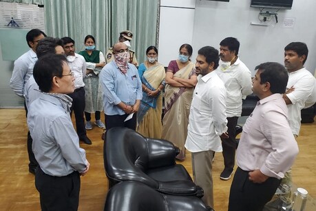 ವೈಜಾಗ್ ಗ್ಯಾಸ್ ದುರಂತ: ಆಂಧ್ರ ಮತ್ತು ಕೇಂದ್ರ ಸರ್ಕಾರಗಳಿಗೆ ಮಾನವ ಹಕ್ಕು ಆಯೋಗ ನೋಟೀಸ್ ವೈಜಾಗ್ ಗ್ಯಾಸ್ ದುರಂತ: ಆಂಧ್ರ ಮತ್ತು ಕೇಂದ್ರ ಸರ್ಕಾರಗಳಿಗೆ ಮಾನವ ಹಕ್ಕು ಆಯೋಗ ನೋಟೀಸ್