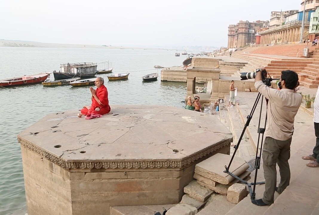 Director Bharat Bala comes up with a documentary, Meendum Ezhuvom, about lockdown