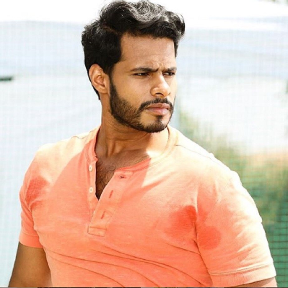 ಕೇವಲ ಒಳ್ಳೆಯದರ ಬಗ್ಗೆ ಮಾತ್ರ ಗಮನ ಕೊಡಿ, ಉಳಿದದ್ದನ್ನು ಮರೆತು ಬಿಡಿ ಎಂಬ ಸಂದೇಶವನ್ನು ಕೊಟ್ಟಿದ್ದಾರೆ.
