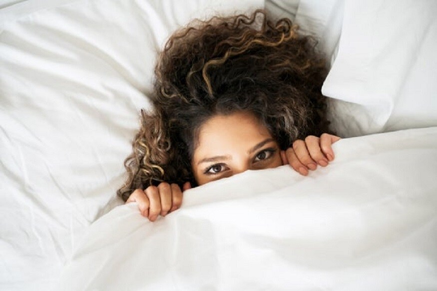  ಲೈಂಗಿಕ ಕ್ರಿಯೆಯ ಬಗ್ಗೆ ಅನೇಕರು ಮಡಿವಂತಿಕೆ ಹೊಂದಿದ್ದಾರೆ. ಆ ಬಗ್ಗೆ ಮಾತನಾಡಿದರೆ ಸಾಕು ಮಾರು ದೂರ ಹೋಗಿ ನಿಲ್ಲುತ್ತಾರೆ. ಇನ್ನು ಅನೇಕರು ಸಂಭೋಗದಿಂದ ಅಪಾಯ ಎನ್ನುವ ತಪ್ಪು ಕಲ್ಪನೆಯನ್ನೂ ಹೊಂದಿದ್ದಾರೆ.