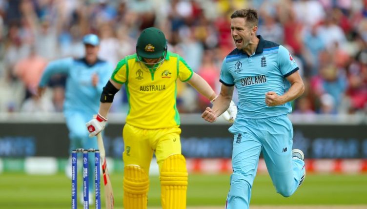  ಐಪಿಎಲ್ ಆರಂಭಕ್ಕೂ ಮೂರು ದಿನ ಮೊದಲು ಆಸ್ಟ್ರೇಲಿಯಾದ ಇಂಗ್ಲೆಂಡ್ ಪ್ರವಾಸ ಮುಕ್ತಾಯವಾದರೂ, ಕೊರೋನಾ ನಿಯಮ ಪಾಲಿಸಬೇಕಿದೆ. ಒಂದು ವೇಳೆ ಎರಡೂ ತಂಡಗಳ ಐಪಿಎಲ್ ಆಟಗಾರರು ದುಬೈಗೆ ತಲುಪಿದರೂ ಅವರನ್ನು ತಂಡಕ್ಕೆ ಸೇರಿಸಿಕೊಳ್ಳುವಂತಿಲ್ಲ.